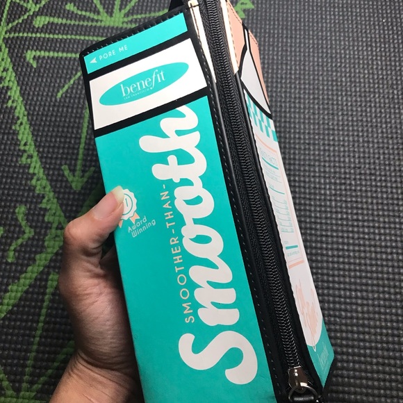 Benefit Cosmetics Makeup Bag - Picture 10 of 12